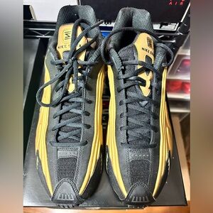 Rare Men’s Metallic Gold R4 Shox